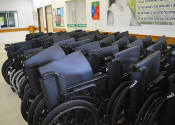 Ceir vai entrega 402 cadeiras de roda em Teresina